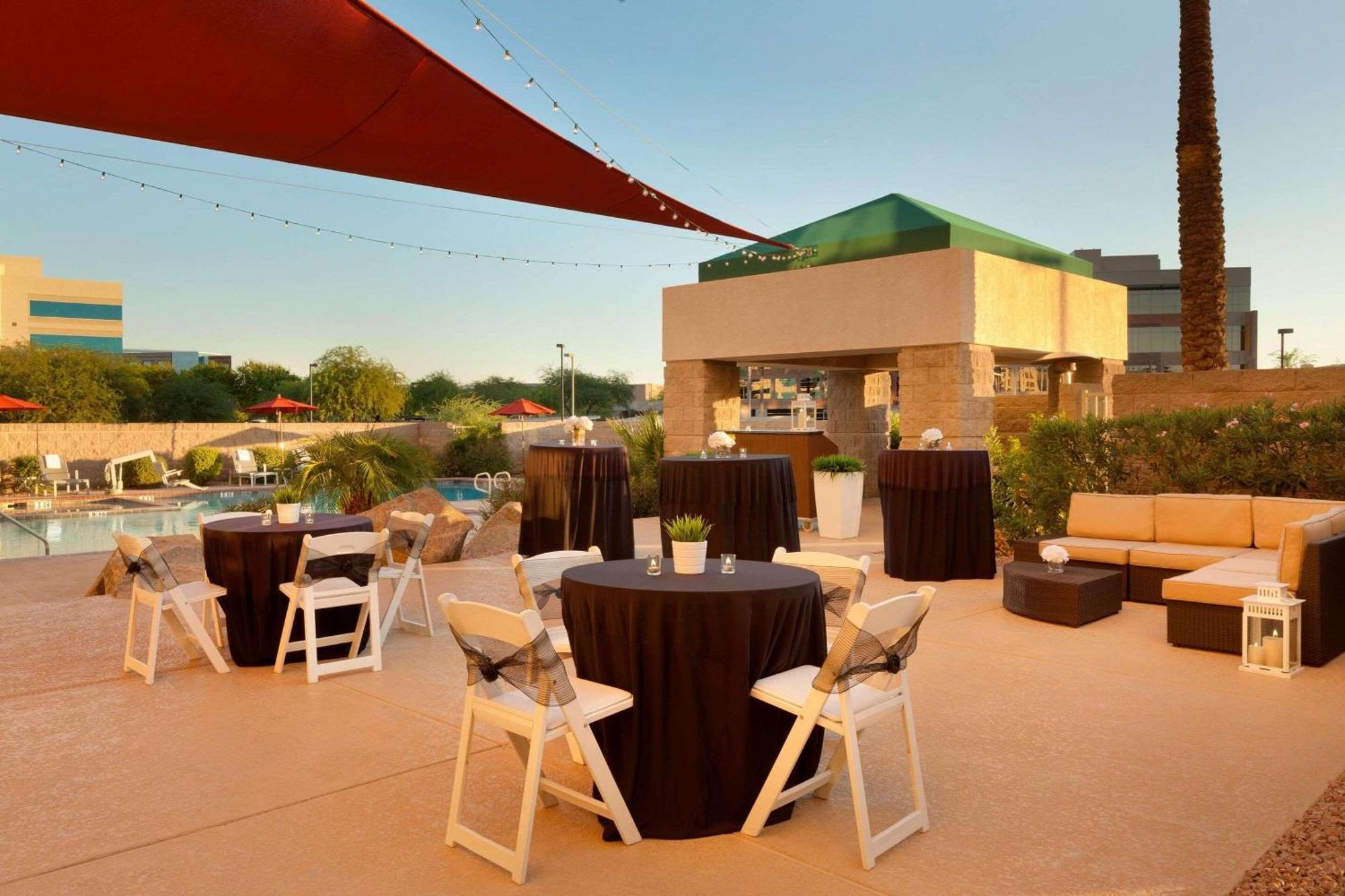 Radisson Hotel Phoenix Airport Exterior foto