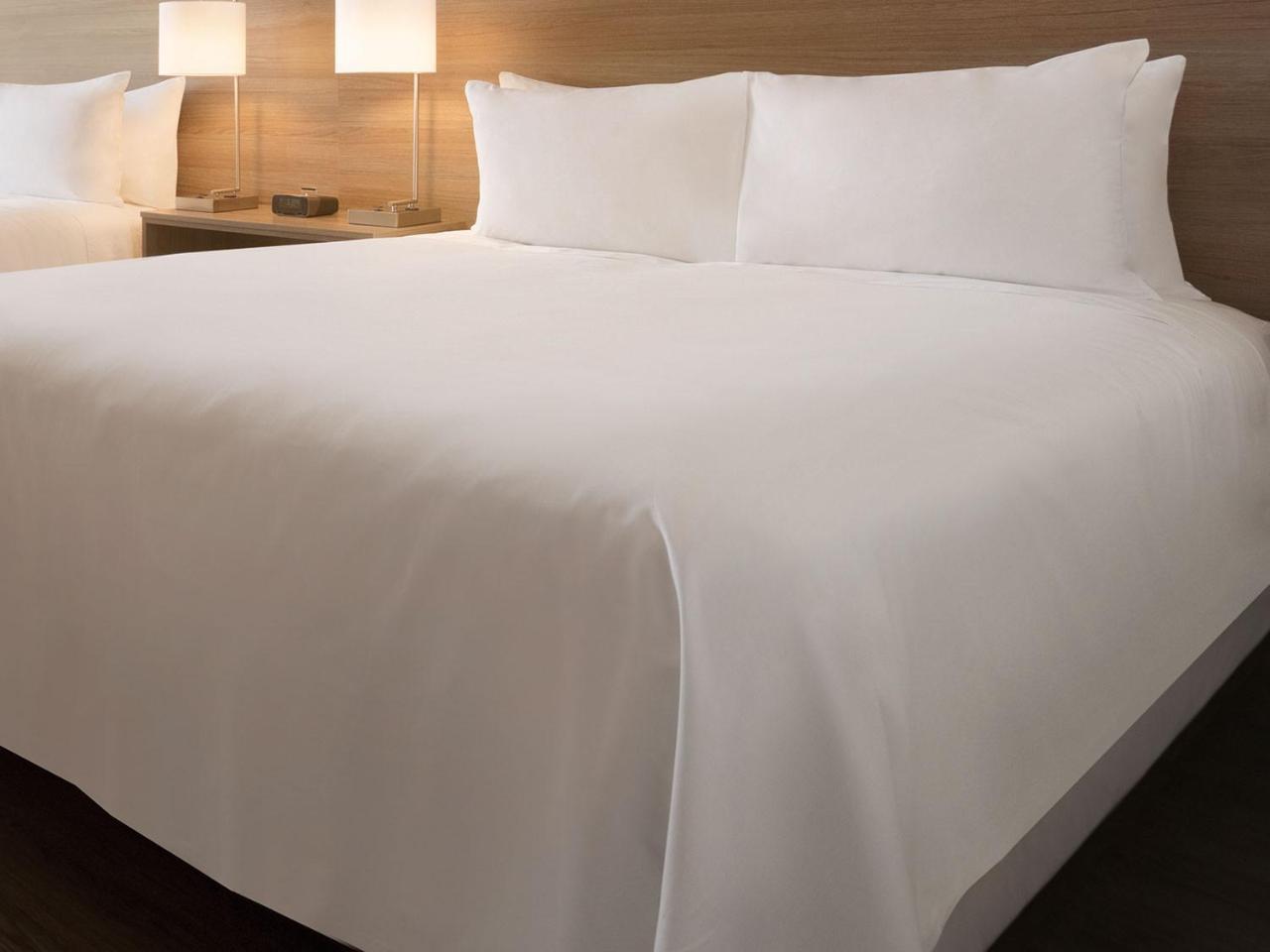 Radisson Hotel Phoenix Airport Exterior foto